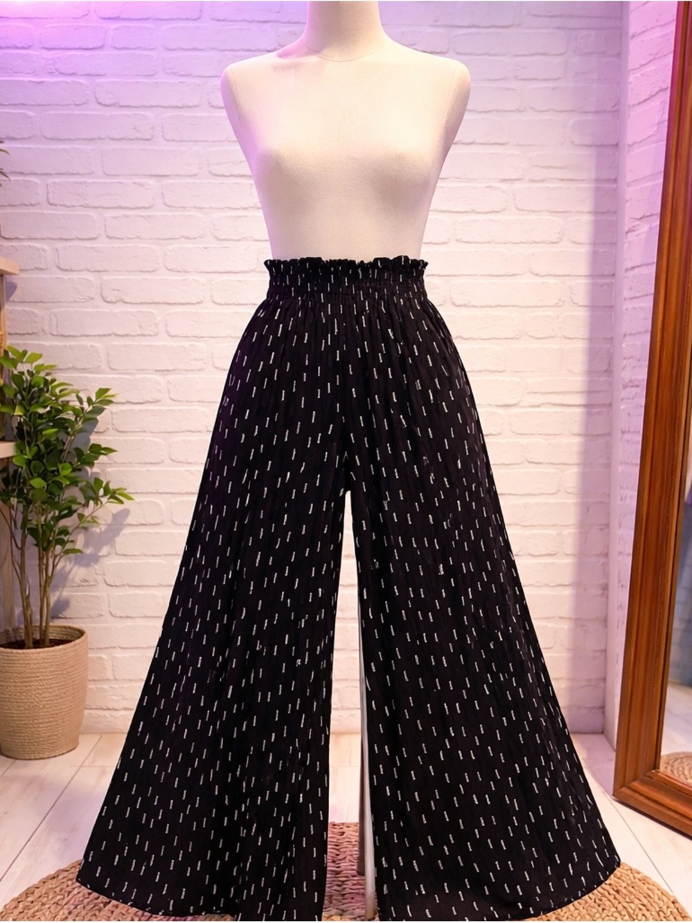 Final Touch Black Wide-Leg Smocked Waist Pants with White Dash Print Size Medium